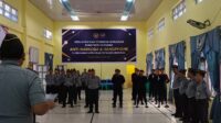 Ket Foto: Pembacaan Ikrar Komitmen Bersama Yang Dipimpin Kalapas Beserta Seluruh Pegawai