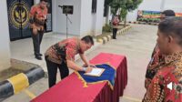 Ket Foto: Kalapas Kelas III Pemuda Langkat Menandatangani Deklarasi Peredaran Narkoba Dan Hp Ilegal