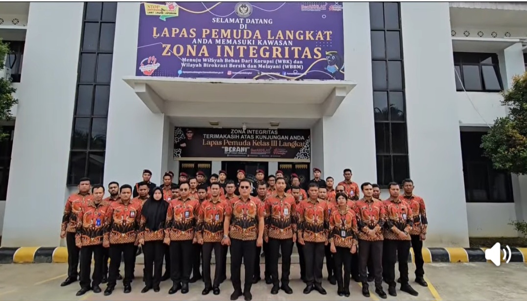 Foto: Kalapas Kelas III Pemuda Langkat Beserta Seluruh Pegawai Bacakan Deklarasi Perdaran Narkoba Dan Hp Didalam Lapas