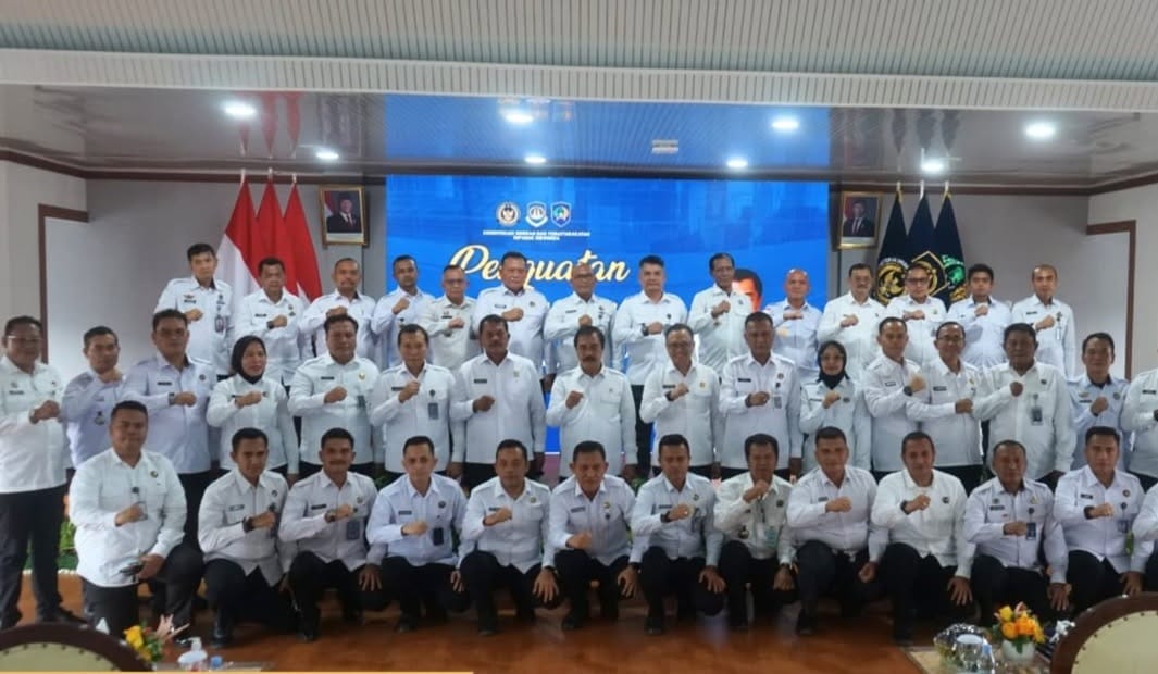 Mentri Agus Andrianto Didampingi Dirjenpas,Beserta Pejabat Sumut Lainya Mengadakan Foto Bersama.(Doc/Foto:Lapasid)